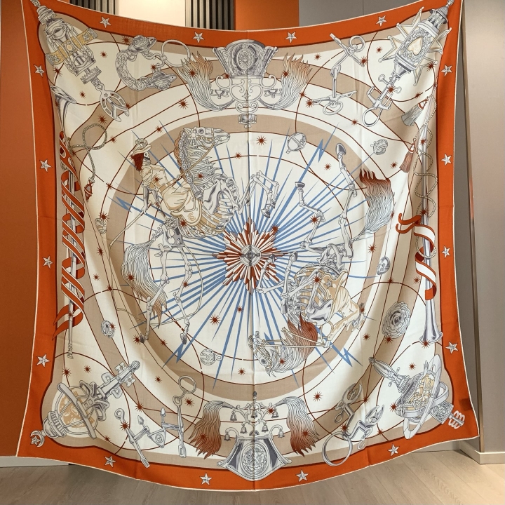 Luxury Brand Scarf Large Silk  - огляд і ціна Luxury Bags For Summer