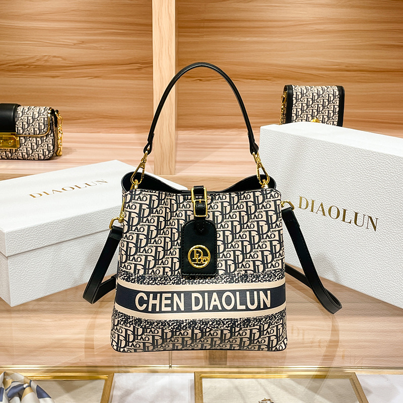Popular Classic Ladies Handbag - огляд і ціна Luxury Bags Sale