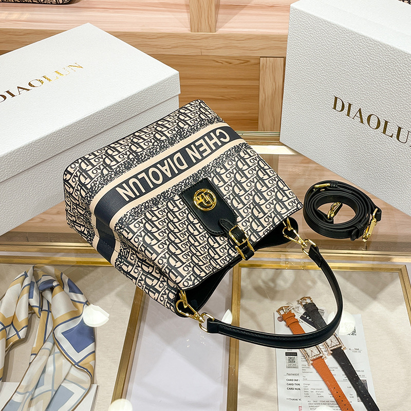 Popular Classic Ladies Handbag - огляд і ціна Luxury Bags Sale