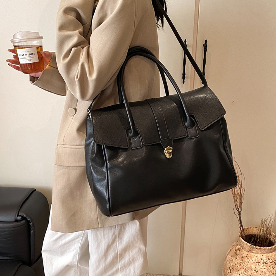 Luxury Large Capacity Boston W - огляд і ціна Luxury High Quality Bags