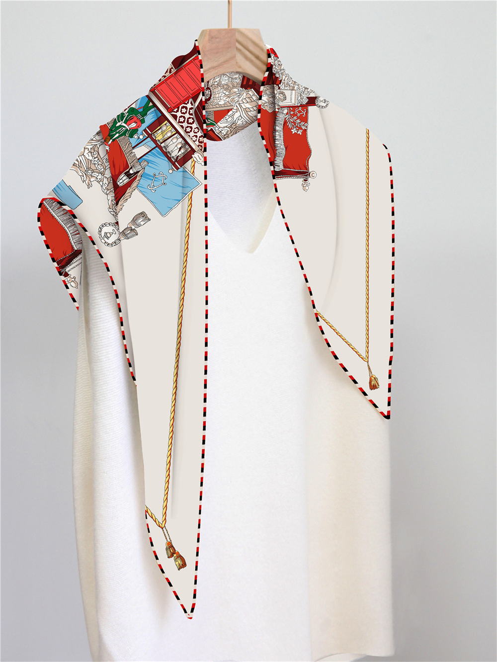 Triangle Twill Scarf Luxury Wo - огляд і ціна Luxury Bags La