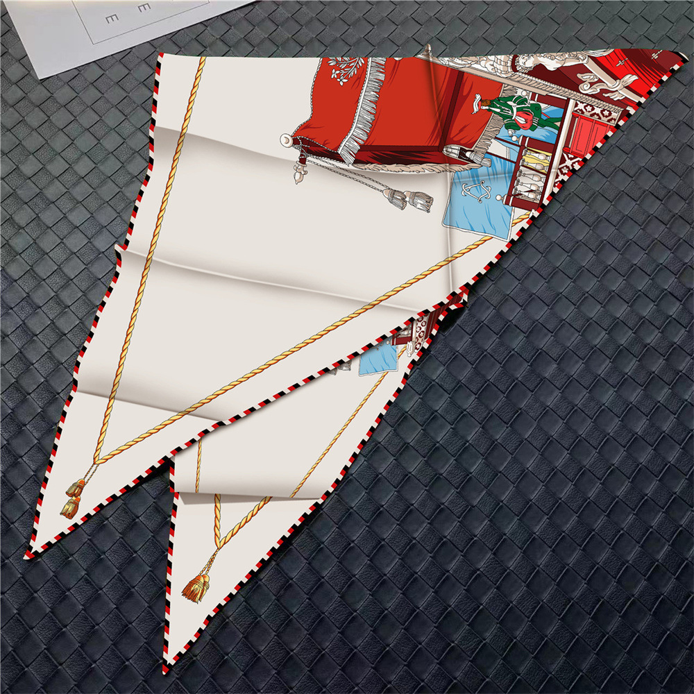 Triangle Twill Scarf Luxury Wo - огляд і ціна Luxury Bags La